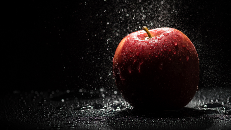 What is the Nutritional Value of an Apple? Is it Good For Your Health or Not?