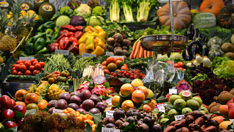 Which is Better For you, Fruit or Vegetables?