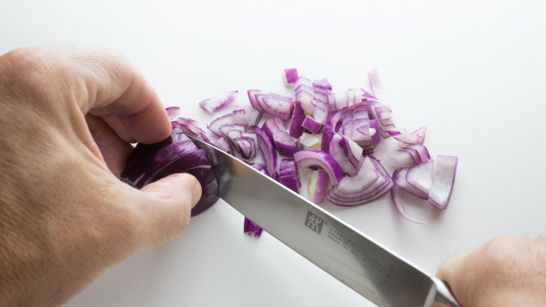 Why Does it Seem Like Red Onions Relieve Some of My IBS Symptoms Instead of Making Them Worse?