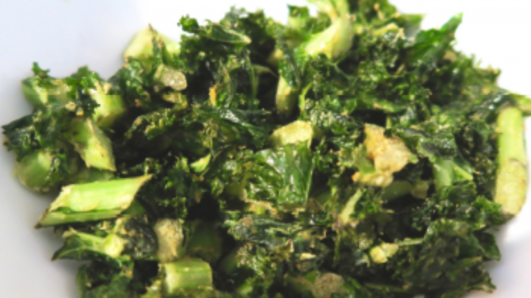Cheesy Kale Chips