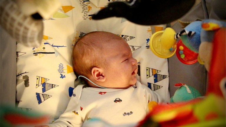 How Do I Treat Flu For a Newborn Baby?