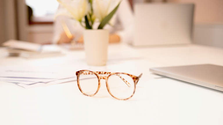 How to Get Rid of Spectacles Naturally