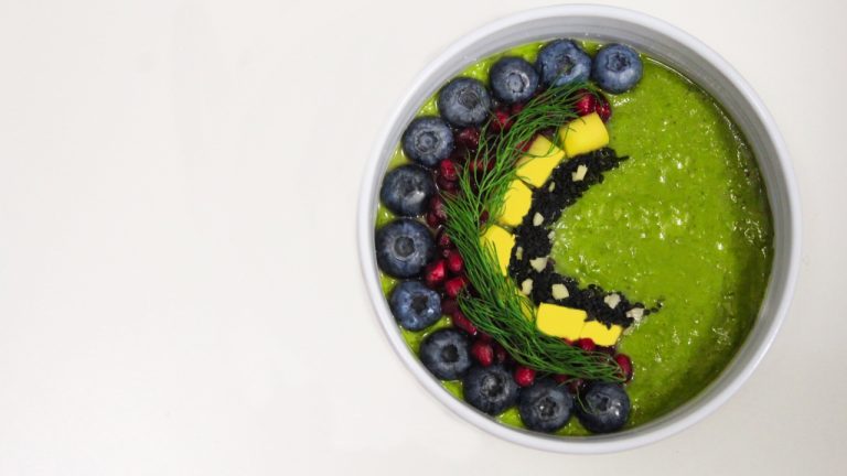 Tropical Green Glow Smoothie Bowl