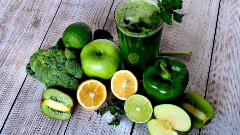 Tropical Green Smoothie