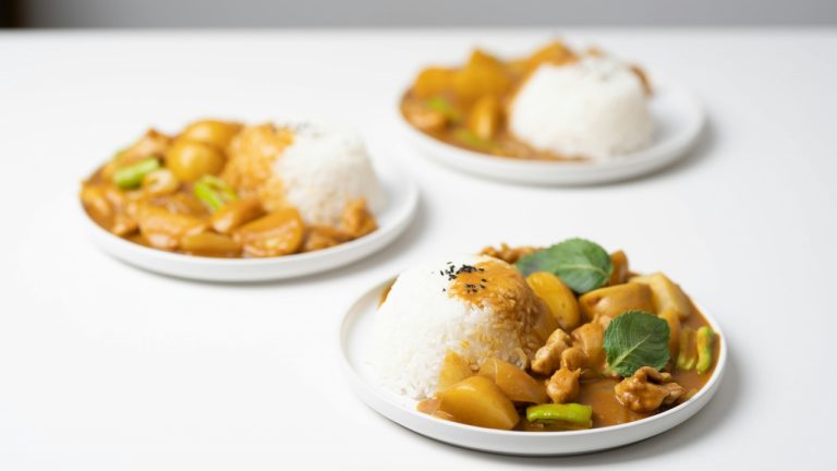 Fragrant Thai Vegetable Curry with Coconut Milk