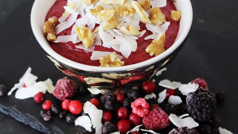 Fruitful Pear-Beetroot Smoothie Bowl