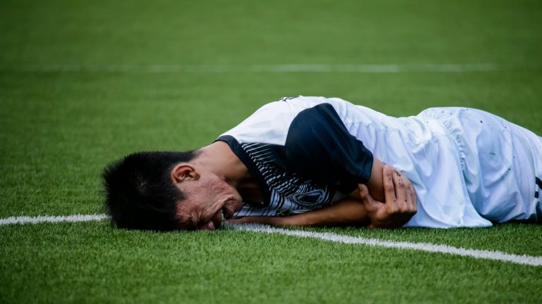 Nutrition Strategies for Managing Aches and Pains: Supporting Your Body’s Well-being