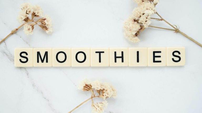 DIY Smoothie Creations: Unleash Your Inner Mixologist!