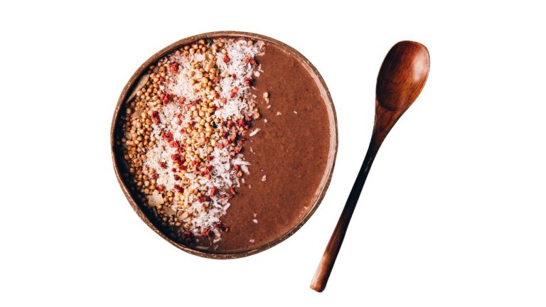 Creamy Banana Cacao Smoothie Bowl