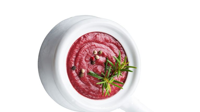 Pear-Beet Smoothie Bowl