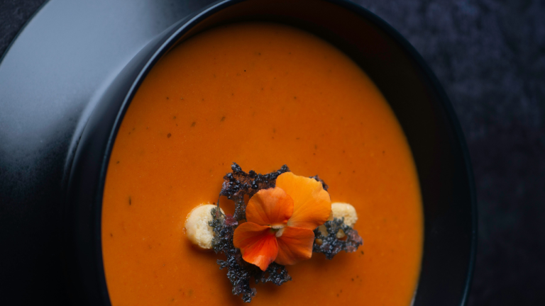 Lentil Soup with Spinach, Tomatoes, and Turmeric
