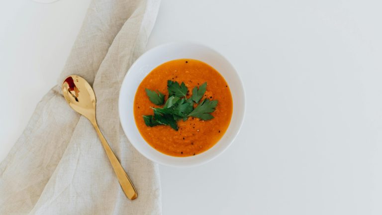 Spiced Carrot-Pepper Delight Soup